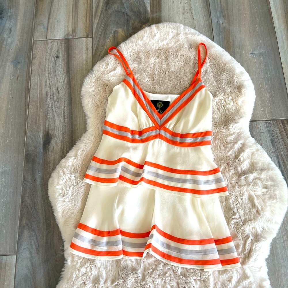 di HERA Woman’s blouse adjustable straps 100% silk size 2 NWOT